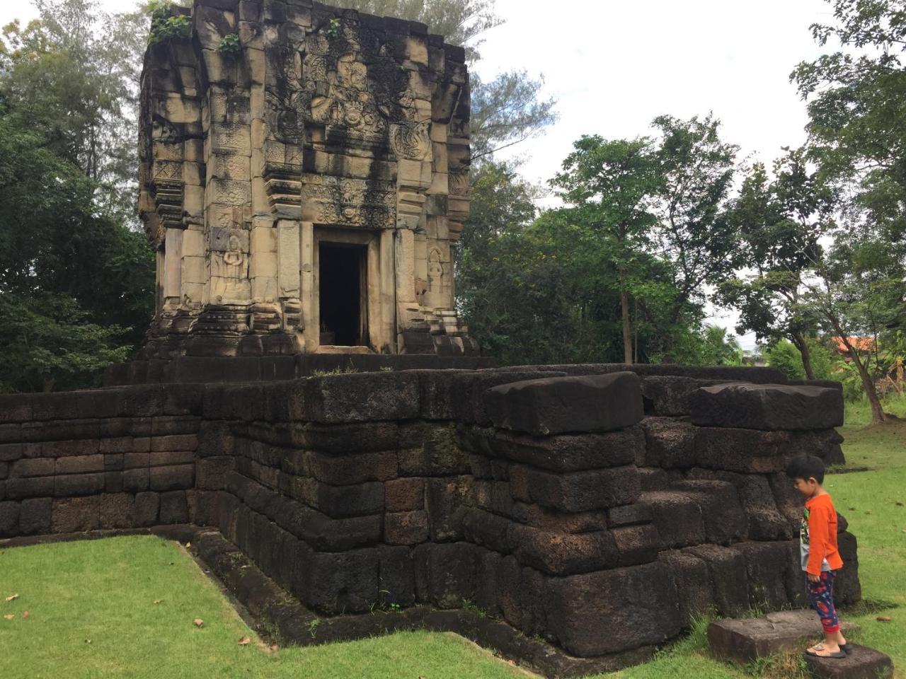 Baan Thung Home Stay Prasat Exteriör bild