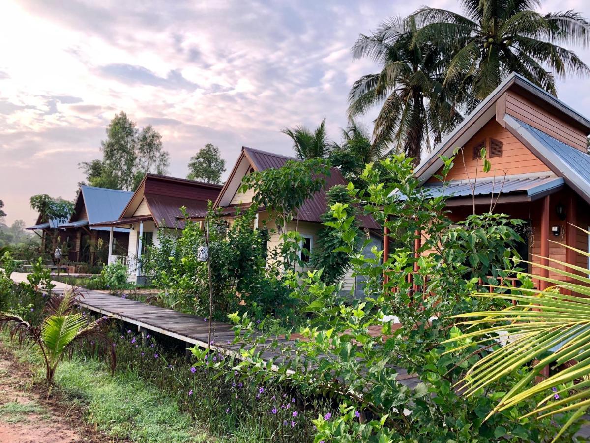 Baan Thung Home Stay Prasat Exteriör bild